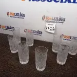 LOTE 410 - 01 BELISSIMO JOGO COM 08 COPOS DE WHISKY CRISTAL TCHECO. (NO ESTADO) ATENÇÃO! FAZER A VISITAÇÃO ANTES DE ARREMATAR, NÃO SABEMOS SE FUNCIONA. LEILÃO NÃO TEM GARANTIA E NEM DEVOLUÇÃO, SUJEITO A POSSÍVEIS AVARIAS VISÍVEIS/OCULTAS E/OU AUSÊNCIA DE COMPONENTES.
