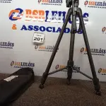 LOTE 201 - 01 TRIPÉ P/ CÂMERA FOTOGRÁFICA. (NO ESTADO) ATENÇÃO! FAZER A VISITAÇÃO ANTES DE ARREMATAR, NÃO SABEMOS SE FUNCIONA. LEILÃO NÃO TEM GARANTIA E NEM DEVOLUÇÃO, SUJEITO A POSSÍVEIS AVARIAS VISÍVEIS/OCULTAS E/OU AUSÊNCIA DE COMPONENTES.
