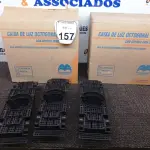 LOTE 157 - 02 CAIXAS DE LUZ OCTOGONAL. (NO ESTADO) ATENÇÃO! FAZER A VISITAÇÃO ANTES DE ARREMATAR, NÃO SABEMOS SE FUNCIONA. LEILÃO NÃO TEM GARANTIA E NEM DEVOLUÇÃO, SUJEITO A POSSÍVEIS AVARIAS VISÍVEIS/OCULTAS E/OU AUSÊNCIA DE COMPONENTES.