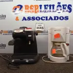 LOTE 035 - 02 CAFETEIRAS ELÉTRICAS. (NO ESTADO) ATENÇÃO! FAZER A VISITAÇÃO ANTES DE ARREMATAR, NÃO SABEMOS SE FUNCIONA. LEILÃO NÃO TEM GARANTIA E NEM DEVOLUÇÃO, SUJEITO A POSSÍVEIS AVARIAS VISÍVEIS/OCULTAS E/OU AUSÊNCIA DE COMPONENTES.
