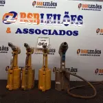 LOTE 061 - 04 ARREBITADEIRAS PNEUMÁTICAS MARCAS E MODELOS DIVERSOS. (NO ESTADO) ATENÇÃO! FAZER A VISITAÇÃO ANTES DE ARREMATAR, NÃO SABEMOS SE FUNCIONA. LEILÃO NÃO TEM GARANTIA E NEM DEVOLUÇÃO, SUJEITO A POSSÍVEIS AVARIAS VISÍVEIS/OCULTAS E/OU AUSÊNCIA DE COMPONENTES.