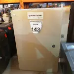 LOTE 143 - 02 QUADROS P/ CIRCUITO ELÉTRICO. (NO ESTADO) ATENÇÃO! FAZER A VISITAÇÃO ANTES DE ARREMATAR, NÃO SABEMOS SE FUNCIONA. LEILÃO NÃO TEM GARANTIA E NEM DEVOLUÇÃO, SUJEITO A POSSÍVEIS AVARIAS VISÍVEIS/OCULTAS E/OU AUSÊNCIA DE COMPONENTES.