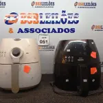 LOTE 051 - 02 AIR FRYES MARCAS E MODELOS DIVERSOS. (NO ESTADO) ATENÇÃO! FAZER A VISITAÇÃO ANTES DE ARREMATAR, NÃO SABEMOS SE FUNCIONA. LEILÃO NÃO TEM GARANTIA E NEM DEVOLUÇÃO, SUJEITO A POSSÍVEIS AVARIAS VISÍVEIS/OCULTAS E/OU AUSÊNCIA DE COMPONENTES.