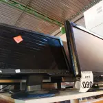 LOTE 090 - 09 MONITORES DIVERSOS MARCAS E MODELOS DIVERSOS COM AVARIAS. (NO ESTADO) ATENÇÃO! FAZER A VISITAÇÃO ANTES DE ARREMATAR, NÃO SABEMOS SE FUNCIONA. LEILÃO NÃO TEM GARANTIA E NEM DEVOLUÇÃO, SUJEITO A POSSÍVEIS AVARIAS VISÍVEIS/OCULTAS E/OU AUSÊNCIA DE COMPONENTES.