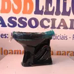 LOTE 094 - 01 VASO SANITÁRIO DECA NA COR PRETA. (NO ESTADO) ATENÇÃO! FAZER A VISITAÇÃO ANTES DE ARREMATAR, NÃO SABEMOS SE FUNCIONA. LEILÃO NÃO TEM GARANTIA E NEM DEVOLUÇÃO, SUJEITO A POSSÍVEIS AVARIAS VISÍVEIS/OCULTAS E/OU AUSÊNCIA DE COMPONENTES.