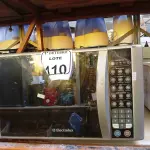 LOTE 110 - 01 MICRO-ONDAS ELECTROLUX. (NO ESTADO) ATENÇÃO! FAZER A VISITAÇÃO ANTES DE ARREMATAR, NÃO SABEMOS SE FUNCIONA. LEILÃO NÃO TEM GARANTIA E NEM DEVOLUÇÃO, SUJEITO A POSSÍVEIS AVARIAS VISÍVEIS/OCULTAS E/OU AUSÊNCIA DE COMPONENTES.