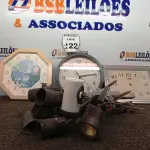 LOTE 122 - 01 LOTE COM 03 RELÓGIOS E DIVERSOS ESPETOS DE LED P/ JARDIM. (NO ESTADO) ATENÇÃO! FAZER A VISITAÇÃO ANTES DE ARREMATAR, NÃO SABEMOS SE FUNCIONA. LEILÃO NÃO TEM GARANTIA E NEM DEVOLUÇÃO, SUJEITO A POSSÍVEIS AVARIAS VISÍVEIS/OCULTAS E/OU AUSÊNCIA DE COMPONENTES.