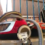 LOTE 130 - 02 ASPIRADORES DE PÓ MARCAS E MODELOS DIVERSOS. (NO ESTADO) ATENÇÃO! FAZER A VISITAÇÃO ANTES DE ARREMATAR, NÃO SABEMOS SE FUNCIONA. LEILÃO NÃO TEM GARANTIA E NEM DEVOLUÇÃO, SUJEITO A POSSÍVEIS AVARIAS VISÍVEIS/OCULTAS E/OU AUSÊNCIA DE COMPONENTES.