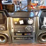 LOTE 096 - 01 MICRO SYSTEM AIWA NSXT99. (NO ESTADO) ATENÇÃO! FAZER A VISITAÇÃO ANTES DE ARREMATAR, NÃO SABEMOS SE FUNCIONA. LEILÃO NÃO TEM GARANTIA E NEM DEVOLUÇÃO, SUJEITO A POSSÍVEIS AVARIAS VISÍVEIS/OCULTAS E/OU AUSÊNCIA DE COMPONENTES.