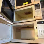 LOTE 091 - 03 MICRO-ONDAS SENDO 01 COM O PRATO. (NO ESTADO) ATENÇÃO! FAZER A VISITAÇÃO ANTES DE ARREMATAR, NÃO SABEMOS SE FUNCIONA. LEILÃO NÃO TEM GARANTIA E NEM DEVOLUÇÃO, SUJEITO A POSSÍVEIS AVARIAS VISÍVEIS/OCULTAS E/OU AUSÊNCIA DE COMPONENTES.