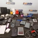 LOTE 006 - 01 LOTE COM DIVERSOS ELETRÔNICOS. (NO ESTADO) ATENÇÃO! FAZER A VISITAÇÃO ANTES DE ARREMATAR, NÃO SABEMOS SE FUNCIONA. LEILÃO NÃO TEM GARANTIA E NEM DEVOLUÇÃO, SUJEITO A POSSÍVEIS AVARIAS VISÍVEIS/OCULTAS E/OU AUSÊNCIA DE COMPONENTES.