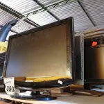 LOTE 090 - 09 MONITORES DIVERSOS MARCAS E MODELOS DIVERSOS COM AVARIAS. (NO ESTADO) ATENÇÃO! FAZER A VISITAÇÃO ANTES DE ARREMATAR, NÃO SABEMOS SE FUNCIONA. LEILÃO NÃO TEM GARANTIA E NEM DEVOLUÇÃO, SUJEITO A POSSÍVEIS AVARIAS VISÍVEIS/OCULTAS E/OU AUSÊNCIA DE COMPONENTES.