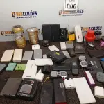 LOTE 006 - 01 LOTE COM DIVERSOS ELETRÔNICOS. (NO ESTADO) ATENÇÃO! FAZER A VISITAÇÃO ANTES DE ARREMATAR, NÃO SABEMOS SE FUNCIONA. LEILÃO NÃO TEM GARANTIA E NEM DEVOLUÇÃO, SUJEITO A POSSÍVEIS AVARIAS VISÍVEIS/OCULTAS E/OU AUSÊNCIA DE COMPONENTES.