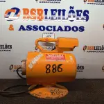 LOTE 043 - 01 MOTOR ELÉTRICO.  (NO ESTADO) ATENÇÃO! FAZER A VISITAÇÃO ANTES DE ARREMATAR, NÃO SABEMOS SE FUNCIONA. LEILÃO NÃO TEM GARANTIA E NEM DEVOLUÇÃO, SUJEITO A POSSÍVEIS AVARIAS VISÍVEIS/OCULTAS E/OU AUSÊNCIA DE COMPONENTES.