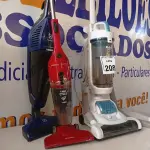 LOTE 208 - 03 ASPIRADORES DE PÓ MARCAS E MODELOS DIVERSOS. (NO ESTADO) ATENÇÃO! FAZER A VISITAÇÃO ANTES DE ARREMATAR, NÃO SABEMOS SE FUNCIONA. LEILÃO NÃO TEM GARANTIA E NEM DEVOLUÇÃO, SUJEITO A POSSÍVEIS AVARIAS VISÍVEIS/OCULTAS E/OU AUSÊNCIA DE COMPONENTES.