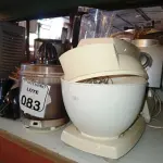 LOTE 083 - 01 LOTE COM DIVERSOS LIQUIDIFICADORES E BATEDEIRAS COM AVARIAS. (NO ESTADO) ATENÇÃO! FAZER A VISITAÇÃO ANTES DE ARREMATAR, NÃO SABEMOS SE FUNCIONA. LEILÃO NÃO TEM GARANTIA E NEM DEVOLUÇÃO, SUJEITO A POSSÍVEIS AVARIAS VISÍVEIS/OCULTAS E/OU AUSÊNCIA DE COMPONENTES.