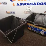 LOTE 080 - 02 BALDES DE PINTURA 15L CADA. (NO ESTADO) ATENÇÃO! FAZER A VISITAÇÃO ANTES DE ARREMATAR, NÃO SABEMOS SE FUNCIONA. LEILÃO NÃO TEM GARANTIA E NEM DEVOLUÇÃO, SUJEITO A POSSÍVEIS AVARIAS VISÍVEIS/OCULTAS E/OU AUSÊNCIA DE COMPONENTES.