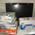 LOTE 166 - 01 LOTE COM DIVERSAS LUMINÁRIAS, 01 MONITOR E 01 TONER. (NO ESTADO) ATENÇÃO! FAZER A VISITAÇÃO ANTES DE ARREMATAR, NÃO SABEMOS SE FUNCIONA. LEILÃO NÃO TEM GARANTIA E NEM DEVOLUÇÃO, SUJEITO A POSSÍVEIS AVARIAS VISÍVEIS/OCULTAS E/OU AUSÊNCIA DE COMPONENTES.