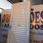 LOTE 560 - 01 PORTA VEN APD BRANCA 085X215 ESQ REQ12 HAIALA NOVO. (NO ESTADO) ATENÇÃO! FAZER A VISITAÇÃO ANTES DE ARREMATAR, NÃO SABEMOS SE FUNCIONA. LEILÃO NÃO TEM GARANTIA E NEM DEVOLUÇÃO, SUJEITO A POSSÍVEIS AVARIAS VISÍVEIS/OCULTAS E/OU AUSÊNCIA DE COMPONENTES.