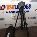 LOTE 201 - 01 TRIPÉ P/ CÂMERA FOTOGRÁFICA. (NO ESTADO) ATENÇÃO! FAZER A VISITAÇÃO ANTES DE ARREMATAR, NÃO SABEMOS SE FUNCIONA. LEILÃO NÃO TEM GARANTIA E NEM DEVOLUÇÃO, SUJEITO A POSSÍVEIS AVARIAS VISÍVEIS/OCULTAS E/OU AUSÊNCIA DE COMPONENTES.