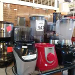 LOTE 147 - 01 LOTE COM DIVERSOS APARELHOS DOMÉSTICOS. (NO ESTADO) ATENÇÃO! FAZER A VISITAÇÃO ANTES DE ARREMATAR, NÃO SABEMOS SE FUNCIONA. LEILÃO NÃO TEM GARANTIA E NEM DEVOLUÇÃO, SUJEITO A POSSÍVEIS AVARIAS VISÍVEIS/OCULTAS E/OU AUSÊNCIA DE COMPONENTES.