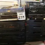 LOTE 218 - 02 TOCA DISCOS E 01 RECEIVER E 01 TOCA CDS C/AVARIAS MARCAS E MODELOS DIVERSOS.   (NO ESTADO) ATENÇÃO! FAZER A VISITAÇÃO ANTES DE ARREMATAR, NÃO SABEMOS SE FUNCIONA. LEILÃO NÃO TEM GARANTIA E NEM DEVOLUÇÃO, SUJEITO A POSSÍVEIS AVARIAS VISÍVEIS/OCULTAS E/OU AUSÊNCIA DE COMPONENTES.