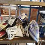 LOTE 123 - 01 LOTE COM DIVERSOS FERROS DE PASSAR ROUPAS COM AVARIAS. (NO ESTADO) ATENÇÃO! FAZER A VISITAÇÃO ANTES DE ARREMATAR, NÃO SABEMOS SE FUNCIONA. LEILÃO NÃO TEM GARANTIA E NEM DEVOLUÇÃO, SUJEITO A POSSÍVEIS AVARIAS VISÍVEIS/OCULTAS E/OU AUSÊNCIA DE COMPONENTES.