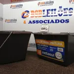 LOTE 080 - 02 BALDES DE PINTURA 15L CADA. (NO ESTADO) ATENÇÃO! FAZER A VISITAÇÃO ANTES DE ARREMATAR, NÃO SABEMOS SE FUNCIONA. LEILÃO NÃO TEM GARANTIA E NEM DEVOLUÇÃO, SUJEITO A POSSÍVEIS AVARIAS VISÍVEIS/OCULTAS E/OU AUSÊNCIA DE COMPONENTES.
