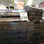 LOTE 218 - 02 TOCA DISCOS E 01 RECEIVER E 01 TOCA CDS C/AVARIAS MARCAS E MODELOS DIVERSOS.   (NO ESTADO) ATENÇÃO! FAZER A VISITAÇÃO ANTES DE ARREMATAR, NÃO SABEMOS SE FUNCIONA. LEILÃO NÃO TEM GARANTIA E NEM DEVOLUÇÃO, SUJEITO A POSSÍVEIS AVARIAS VISÍVEIS/OCULTAS E/OU AUSÊNCIA DE COMPONENTES.