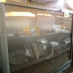 LOTE 390 - 01 TV DE TUBO ANTIGA SONY. (NO ESTADO) ATENÇÃO! FAZER A VISITAÇÃO ANTES DE ARREMATAR, NÃO SABEMOS SE FUNCIONA. LEILÃO NÃO TEM GARANTIA E NEM DEVOLUÇÃO, SUJEITO A POSSÍVEIS AVARIAS VISÍVEIS/OCULTAS E/OU AUSÊNCIA DE COMPONENTES.