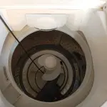 LOTE 512 - 01 MÁQUINA DE LAVAR ROUPAS BRASTEMP. (NO ESTADO) ATENÇÃO! FAZER A VISITAÇÃO ANTES DE ARREMATAR, NÃO SABEMOS SE FUNCIONA. LEILÃO NÃO TEM GARANTIA E NEM DEVOLUÇÃO, SUJEITO A POSSÍVEIS AVARIAS VISÍVEIS/OCULTAS E/OU AUSÊNCIA DE COMPONENTES.