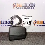 LOTE 319 - 01 RELÓGIO DE PULSO. (NO ESTADO) ATENÇÃO! FAZER A VISITAÇÃO ANTES DE ARREMATAR, NÃO SABEMOS SE FUNCIONA. LEILÃO NÃO TEM GARANTIA E NEM DEVOLUÇÃO, SUJEITO A POSSÍVEIS AVARIAS VISÍVEIS/OCULTAS E/OU AUSÊNCIA DE COMPONENTES.
