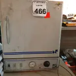 LOTE 466 - 01 ESTUFA P/ ESTERILIZAÇÃO E SECAGEM. (NO ESTADO) ATENÇÃO! FAZER A VISITAÇÃO ANTES DE ARREMATAR, NÃO SABEMOS SE FUNCIONA. LEILÃO NÃO TEM GARANTIA E NEM DEVOLUÇÃO, SUJEITO A POSSÍVEIS AVARIAS VISÍVEIS/OCULTAS E/OU AUSÊNCIA DE COMPONENTES.