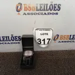 LOTE 317 - 01 RELÓGIO DE PULSO. (NO ESTADO) ATENÇÃO! FAZER A VISITAÇÃO ANTES DE ARREMATAR, NÃO SABEMOS SE FUNCIONA. LEILÃO NÃO TEM GARANTIA E NEM DEVOLUÇÃO, SUJEITO A POSSÍVEIS AVARIAS VISÍVEIS/OCULTAS E/OU AUSÊNCIA DE COMPONENTES.