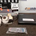 LOTE 225 - 01 GRAVADOR DIGITAL DE MONITORAMENTO E 03 CÂMERAS DE SEGURANÇA. (NO ESTADO) ATENÇÃO! FAZER A VISITAÇÃO ANTES DE ARREMATAR, NÃO SABEMOS SE FUNCIONA. LEILÃO NÃO TEM GARANTIA E NEM DEVOLUÇÃO, SUJEITO A POSSÍVEIS AVARIAS VISÍVEIS/OCULTAS E/OU AUSÊNCIA DE COMPONENTES.