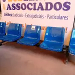 LOTE 488 - 01 LONGARINA. (NO ESTADO) ATENÇÃO! FAZER A VISITAÇÃO ANTES DE ARREMATAR, NÃO SABEMOS SE FUNCIONA. LEILÃO NÃO TEM GARANTIA E NEM DEVOLUÇÃO, SUJEITO A POSSÍVEIS AVARIAS VISÍVEIS/OCULTAS E/OU AUSÊNCIA DE COMPONENTES.