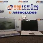LOTE 313 - 03 NOTEBOOKS MARCAS E MODELOS DIVERSOS. (NO ESTADO) ATENÇÃO! FAZER A VISITAÇÃO ANTES DE ARREMATAR, NÃO SABEMOS SE FUNCIONA. LEILÃO NÃO TEM GARANTIA E NEM DEVOLUÇÃO, SUJEITO A POSSÍVEIS AVARIAS VISÍVEIS/OCULTAS E/OU AUSÊNCIA DE COMPONENTES.