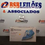 LOTE 325 - 01 FERRO DE PASSAR ROUPAS A VAPOR ELECTROLUX COR BRANCA C/ AZUL (NOVO). (NO ESTADO) ATENÇÃO! FAZER A VISITAÇÃO ANTES DE ARREMATAR, NÃO SABEMOS SE FUNCIONA. LEILÃO NÃO TEM GARANTIA E NEM DEVOLUÇÃO, SUJEITO A POSSÍVEIS AVARIAS VISÍVEIS/OCULTAS E/OU AUSÊNCIA DE COMPONENTES.
