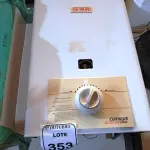 LOTE 353 - 01 AQUECEDOR A GÁS. (NO ESTADO) ATENÇÃO! FAZER A VISITAÇÃO ANTES DE ARREMATAR, NÃO SABEMOS SE FUNCIONA. LEILÃO NÃO TEM GARANTIA E NEM DEVOLUÇÃO, SUJEITO A POSSÍVEIS AVARIAS VISÍVEIS/OCULTAS E/OU AUSÊNCIA DE COMPONENTES.