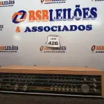 LOTE 426 - 01 STÉREO AM/FM (NO ESTADO) ATENÇÃO! FAZER A VISITAÇÃO ANTES DE ARREMATAR, NÃO SABEMOS SE FUNCIONA. LEILÃO NÃO TEM GARANTIA E NEM DEVOLUÇÃO, SUJEITO A POSSÍVEIS AVARIAS VISÍVEIS/OCULTAS E/OU AUSÊNCIA DE COMPONENTES.