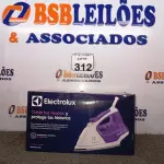 LOTE 312 - 01 FERRO DE PASSAR ROUPAS A VAPOR ELECTROLUX COR BRANCA C/ ROXO (NOVO). (NO ESTADO) ATENÇÃO! FAZER A VISITAÇÃO ANTES DE ARREMATAR, NÃO SABEMOS SE FUNCIONA. LEILÃO NÃO TEM GARANTIA E NEM DEVOLUÇÃO, SUJEITO A POSSÍVEIS AVARIAS VISÍVEIS/OCULTAS E/OU AUSÊNCIA DE COMPONENTES.