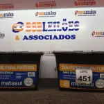 LOTE 451 - 02 BALDES P/ PINTURA. (NO ESTADO) ATENÇÃO! FAZER A VISITAÇÃO ANTES DE ARREMATAR, NÃO SABEMOS SE FUNCIONA. LEILÃO NÃO TEM GARANTIA E NEM DEVOLUÇÃO, SUJEITO A POSSÍVEIS AVARIAS VISÍVEIS/OCULTAS E/OU AUSÊNCIA DE COMPONENTES.