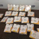 LOTE 437 - 12 LUMINARIAS DE INBUTIR 35W. (NO ESTADO) ATENÇÃO! FAZER A VISITAÇÃO ANTES DE ARREMATAR, NÃO SABEMOS SE FUNCIONA. LEILÃO NÃO TEM GARANTIA E NEM DEVOLUÇÃO, SUJEITO A POSSÍVEIS AVARIAS VISÍVEIS/OCULTAS E/OU AUSÊNCIA DE COMPONENTES.