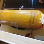 LOTE 341 - 01 CILINDRO GNV VEICULAR. (NO ESTADO) ATENÇÃO! FAZER A VISITAÇÃO ANTES DE ARREMATAR, NÃO SABEMOS SE FUNCIONA. LEILÃO NÃO TEM GARANTIA E NEM DEVOLUÇÃO, SUJEITO A POSSÍVEIS AVARIAS VISÍVEIS/OCULTAS E/OU AUSÊNCIA DE COMPONENTES.
