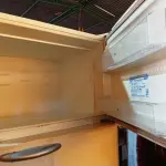 LOTE 397 - 01 GELADEIRA ELECTROLUX. (NO ESTADO) ATENÇÃO! FAZER A VISITAÇÃO ANTES DE ARREMATAR, NÃO SABEMOS SE FUNCIONA. LEILÃO NÃO TEM GARANTIA E NEM DEVOLUÇÃO, SUJEITO A POSSÍVEIS AVARIAS VISÍVEIS/OCULTAS E/OU AUSÊNCIA DE COMPONENTES.
