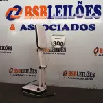 LOTE 300 - 01 LUMINÁRIA DE MESA ECONOMY. (NO ESTADO) ATENÇÃO! FAZER A VISITAÇÃO ANTES DE ARREMATAR, NÃO SABEMOS SE FUNCIONA. LEILÃO NÃO TEM GARANTIA E NEM DEVOLUÇÃO, SUJEITO A POSSÍVEIS AVARIAS VISÍVEIS/OCULTAS E/OU AUSÊNCIA DE COMPONENTES.