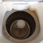 LOTE 496 - 01 MÁQUINA DE LAVAR ROUPAS BRASTEMP. (NO ESTADO) ATENÇÃO! FAZER A VISITAÇÃO ANTES DE ARREMATAR, NÃO SABEMOS SE FUNCIONA. LEILÃO NÃO TEM GARANTIA E NEM DEVOLUÇÃO, SUJEITO A POSSÍVEIS AVARIAS VISÍVEIS/OCULTAS E/OU AUSÊNCIA DE COMPONENTES.