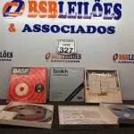 LOTE 327 - 05 FITAS DE ROLO P/ GRAVADOR. (NO ESTADO) ATENÇÃO! FAZER A VISITAÇÃO ANTES DE ARREMATAR, NÃO SABEMOS SE FUNCIONA. LEILÃO NÃO TEM GARANTIA E NEM DEVOLUÇÃO, SUJEITO A POSSÍVEIS AVARIAS VISÍVEIS/OCULTAS E/OU AUSÊNCIA DE COMPONENTES.