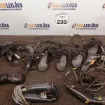 LOTE 230 - 01 LOTE COM DIVERSOS LEITORES DE CÓDIGO DE BARRAS. (NO ESTADO) ATENÇÃO! FAZER A VISITAÇÃO ANTES DE ARREMATAR, NÃO SABEMOS SE FUNCIONA. LEILÃO NÃO TEM GARANTIA E NEM DEVOLUÇÃO, SUJEITO A POSSÍVEIS AVARIAS VISÍVEIS/OCULTAS E/OU AUSÊNCIA DE COMPONENTES.