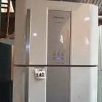 LOTE 140 - 01GELADEIRA MARCA ELECTROLUX 220v MODELO DF80. (NO ESTADO) ATENÇÃO! FAZER A VISITAÇÃO ANTES DE ARREMATAR, NÃO SABEMOS SE FUNCIONA. LEILÃO NÃO TEM GARANTIA E NEM DEVOLUÇÃO, SUJEITO A POSSÍVEIS AVARIAS VISÍVEIS/OCULTAS E/OU AUSÊNCIA DE COMPONENTES.